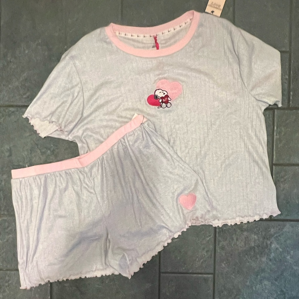 Peanuts Cute Snoopy 2 Piece Pajama Set NWT